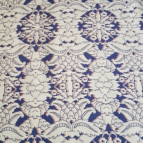 CABI flutter sleeve printed top size s - Picture 7 of 8